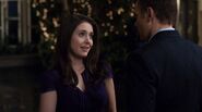 1x25 Jeff and Annie outside2