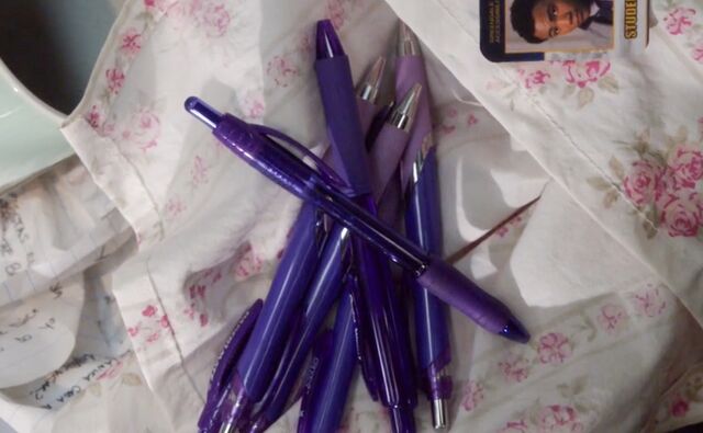 Annie's pen