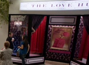 S04E12-The Love Hut