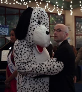 S01E25-Dean and dalmatian1.jpg (157 KB)