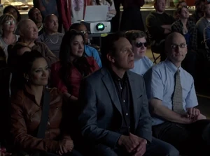 S06E08-Maury at the premiere