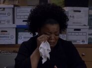 S05E01-Shirley crying