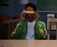 S01E25-Abed-Banana Levar Burton.jpg (94 KB)