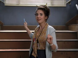 3x08-Annie stockholm syndrome.jpg