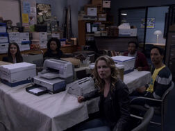 5x01-Annie Shirley Britta Troy Abed.jpg