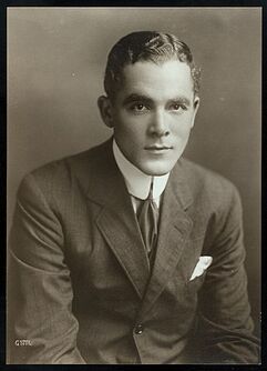 Shelley Hull.jpg