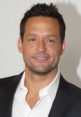 Josh Hopkins.jpg