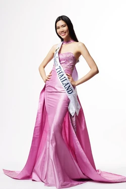 Miss Turismo Tailandia, Nuchnarin Sinlaparak