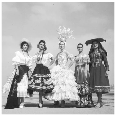 Candidatas a Miss Universe 1958 en Traje Nacional.