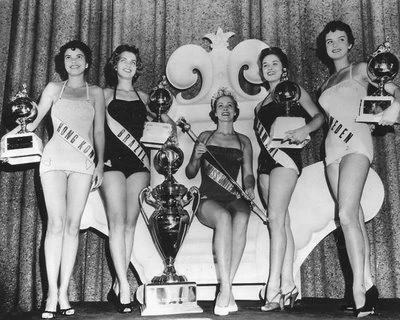 Top 5 Miss Universo 1954 (Segunda Finalista, Primera Finalista, Ganadora, Tercera Finalista y Cuarta Finalista)