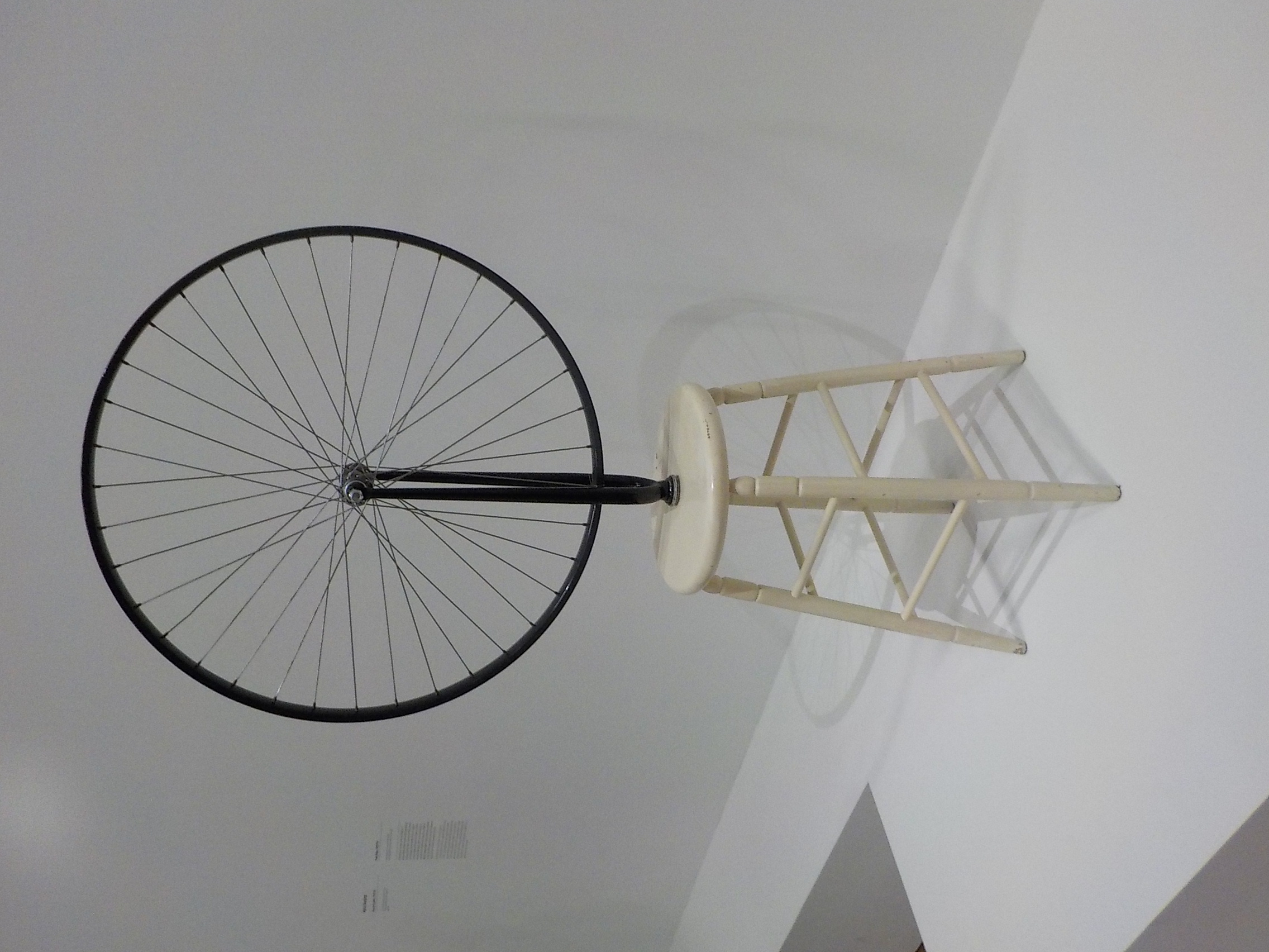 pourquoi duchamp a til cree roue de bicyclete
