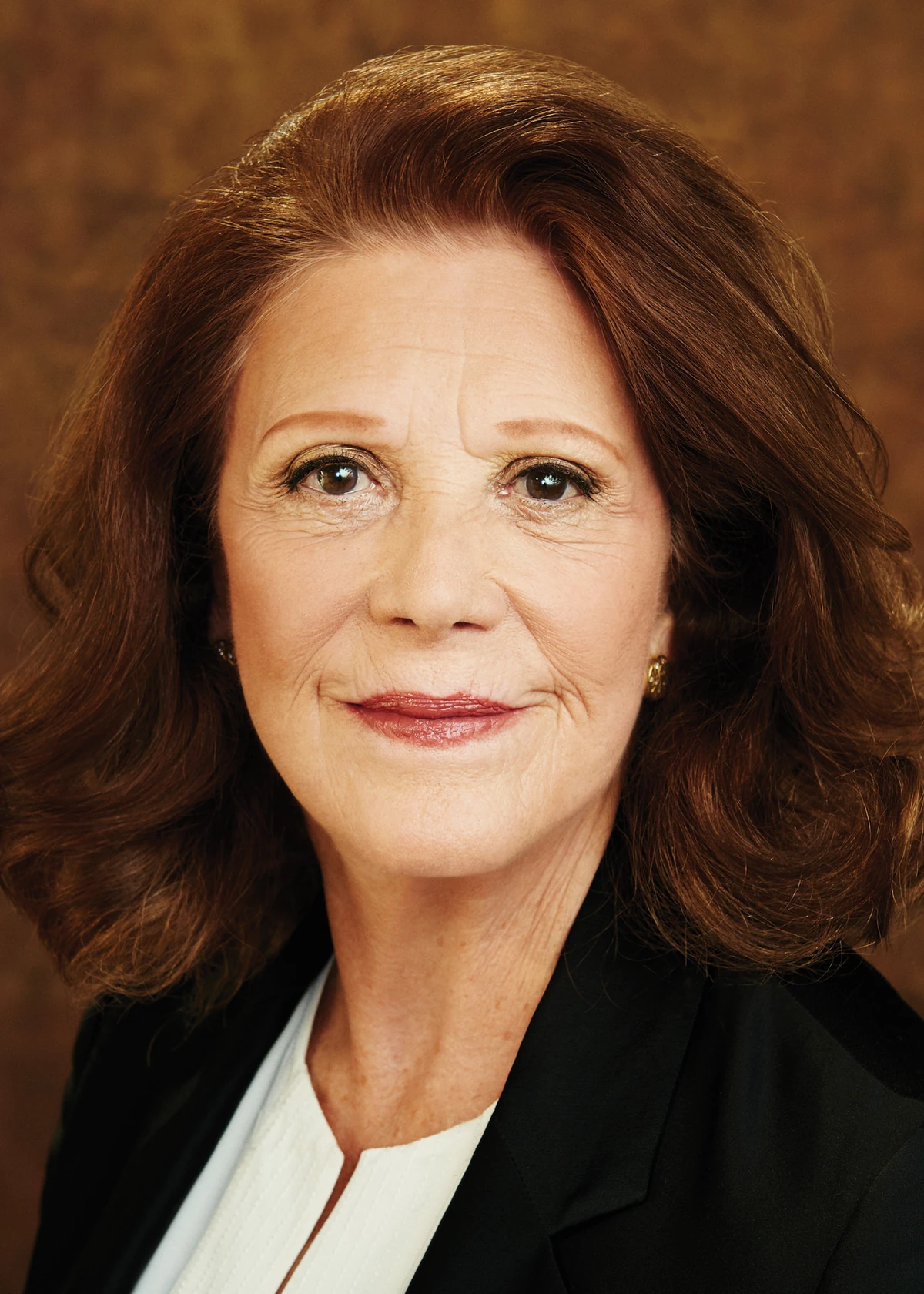 Linda Lavin Actress: Her Beauty Secrets Revealed! Get Her Glow!