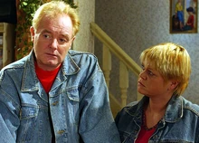 : Les and Janice separate following Janice's affair.