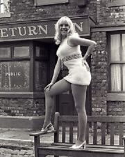 Bet lynch julie goodyear 1970