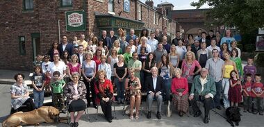 Coronation street cast 2010