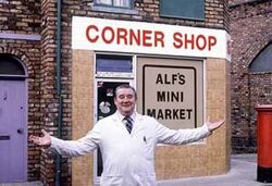 Corner shop alf 1980s