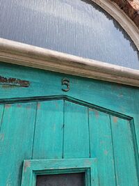 No5 door