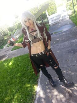 Female dante cosplay  Cosplay woman, Dante cosplay, Amazing cosplay