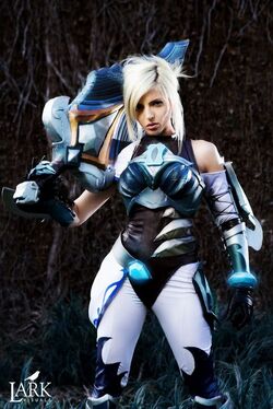 League of  Riven Cosplay