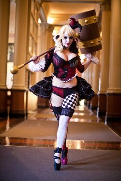 Harley meg quinn turney Harley Quinn