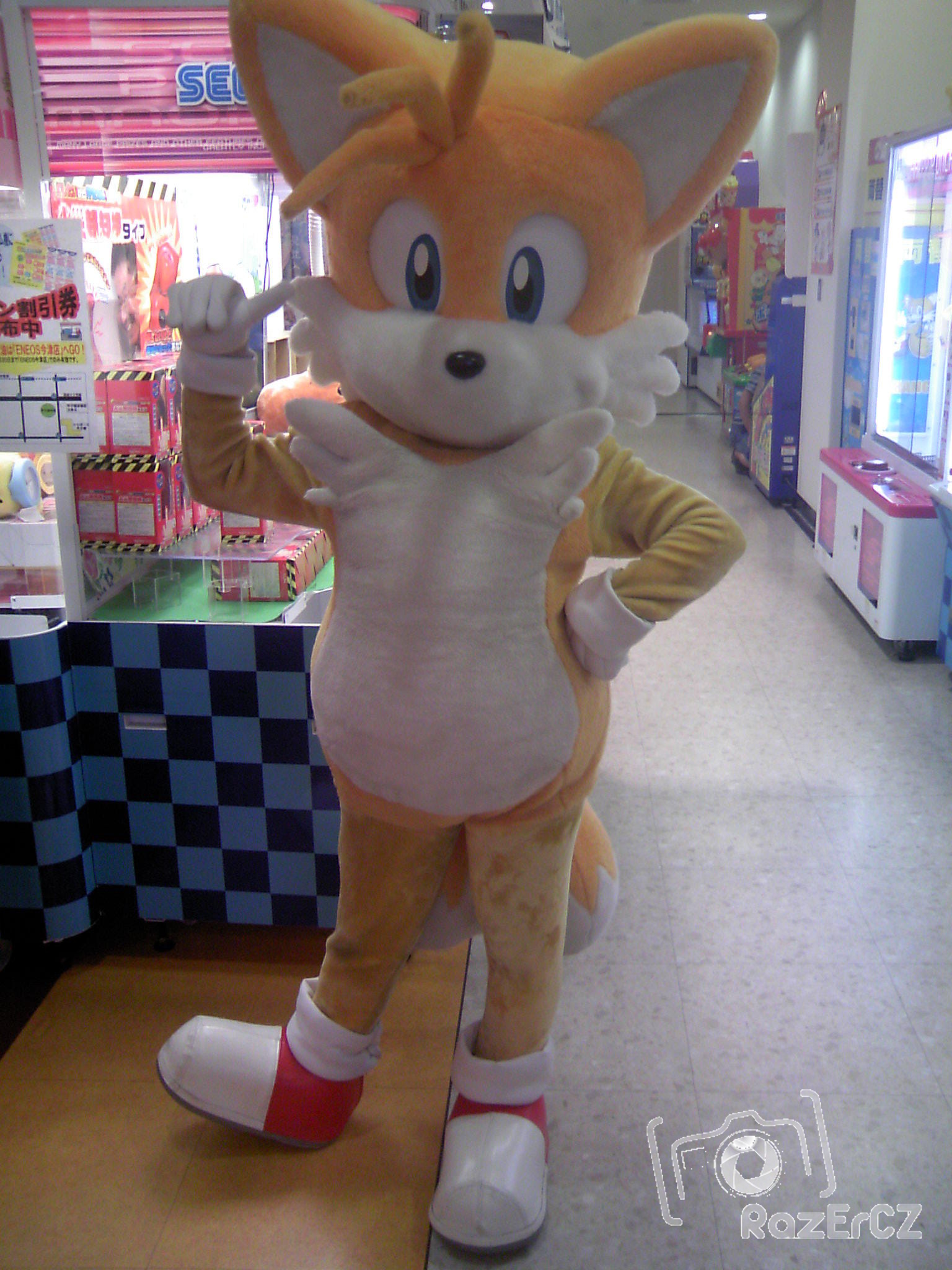 Tails(Filme), Wiki