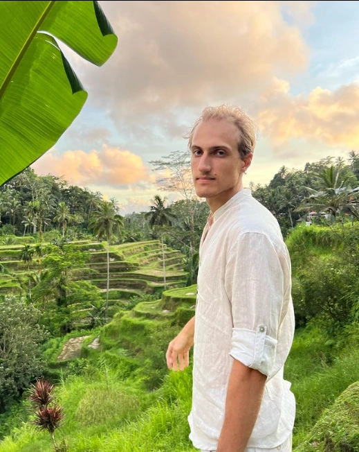 SwiftAdviser | Creative+ Wiki | Fandom