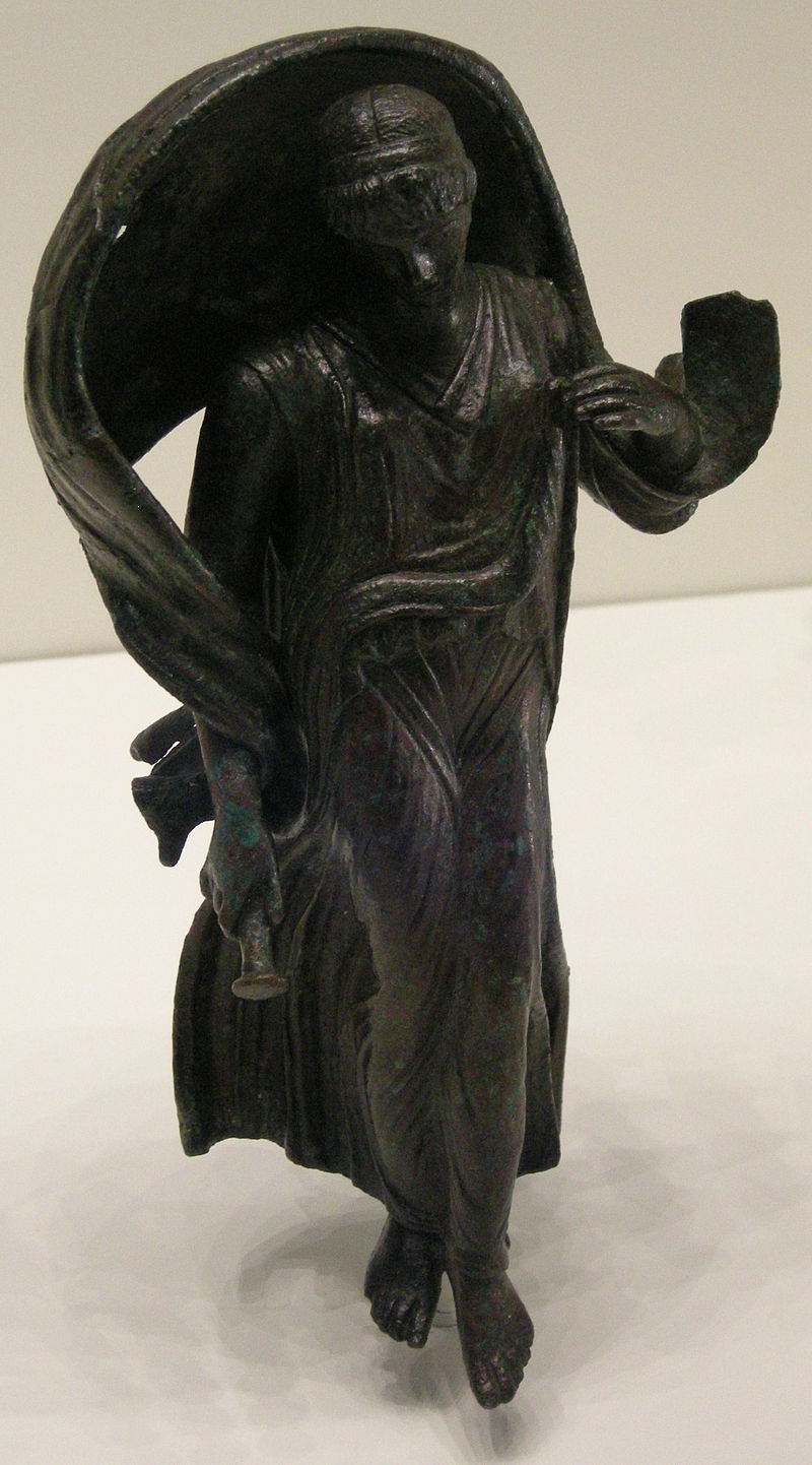 Танатос статуя