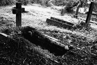 Grave 2.jpg
