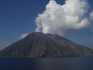 Stromboli-708 1280