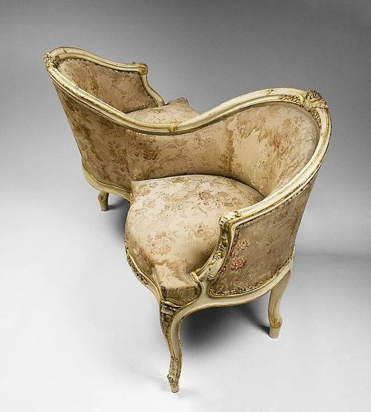 The Kissing Chair Game Creepypasta Wiki Fandom