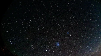 Night-sky-over-church-800