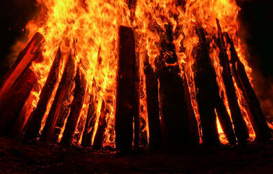 Feuer-flammen-holz-1010081.jpg