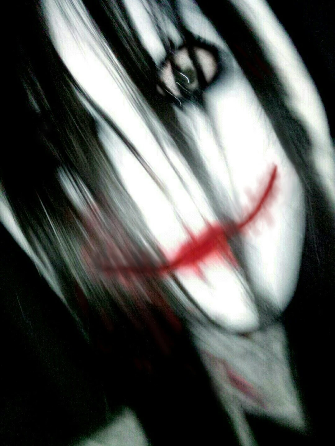 El perro mirando por la ventana: Misterio y Terror, image size:1080x1437