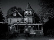 Creepy-Houses-04