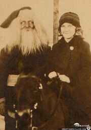 Creepy-old-photo-santa