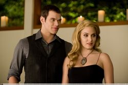 New-Moon-Still-rosalie-hale-8986627