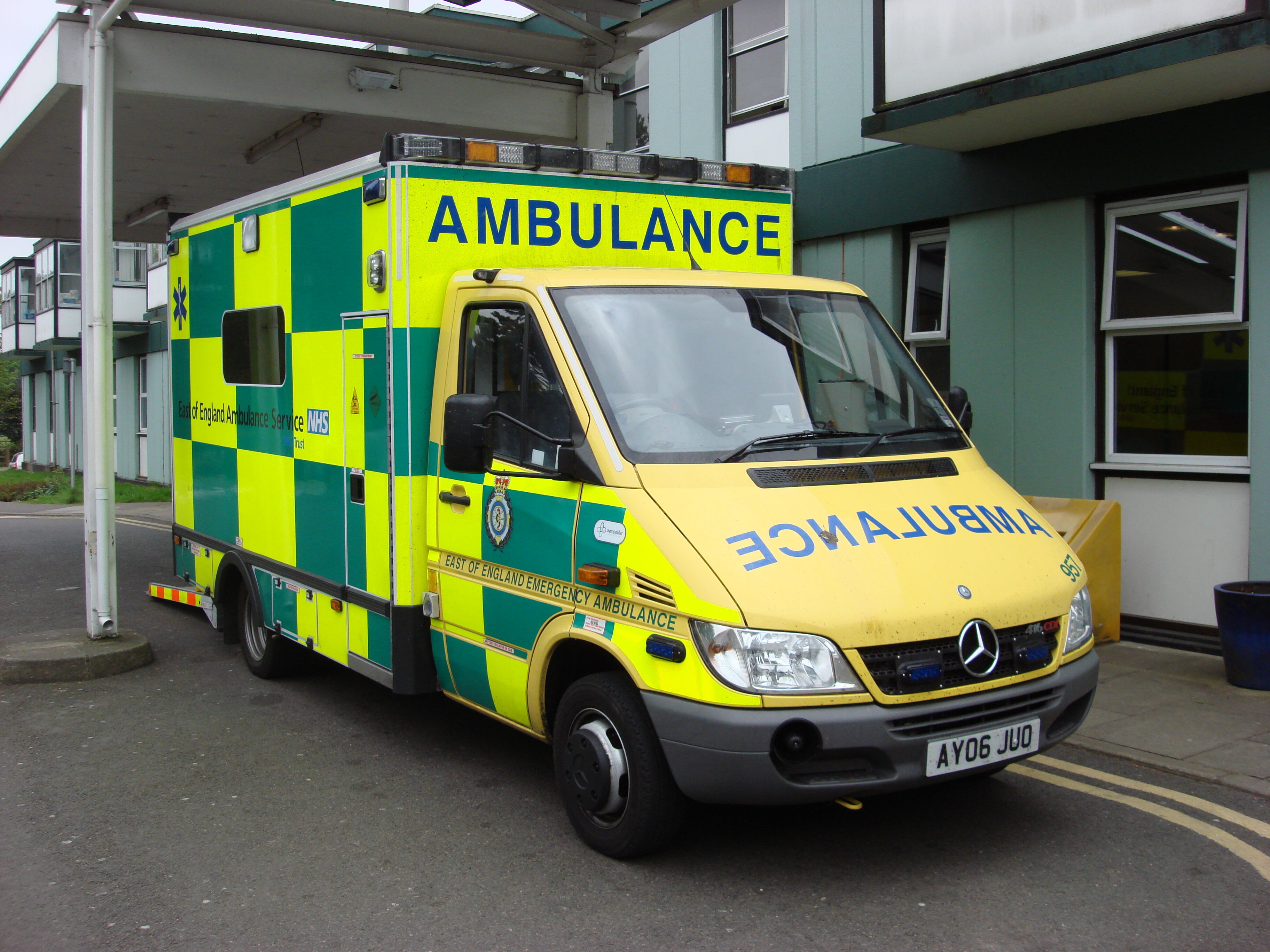 Voluntary ambulance - Wikipedia
