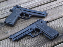 A 92FS in comparison to a Taurus PT92.