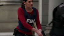 Prentiss' Glock 19 in "Hit".