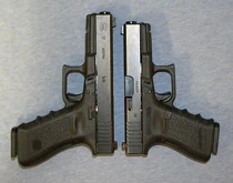 Glock17vs19.jpg (24 KB) A Glock 17 and Glock 19 together.
