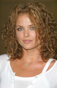 Dina Meyer