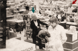 A 1982 footage showing victim Paula Prince buying Tylenol pills