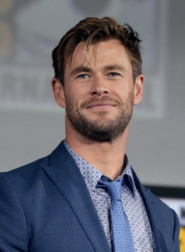 Chris Hemsworth by Gage Skidmore 2 (cropped)