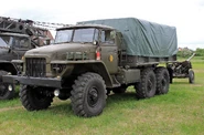 Урал-375д