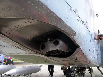 Локализатор с вертикальным выбросом пороховых газов. ГШ-30-2В на Су-25
