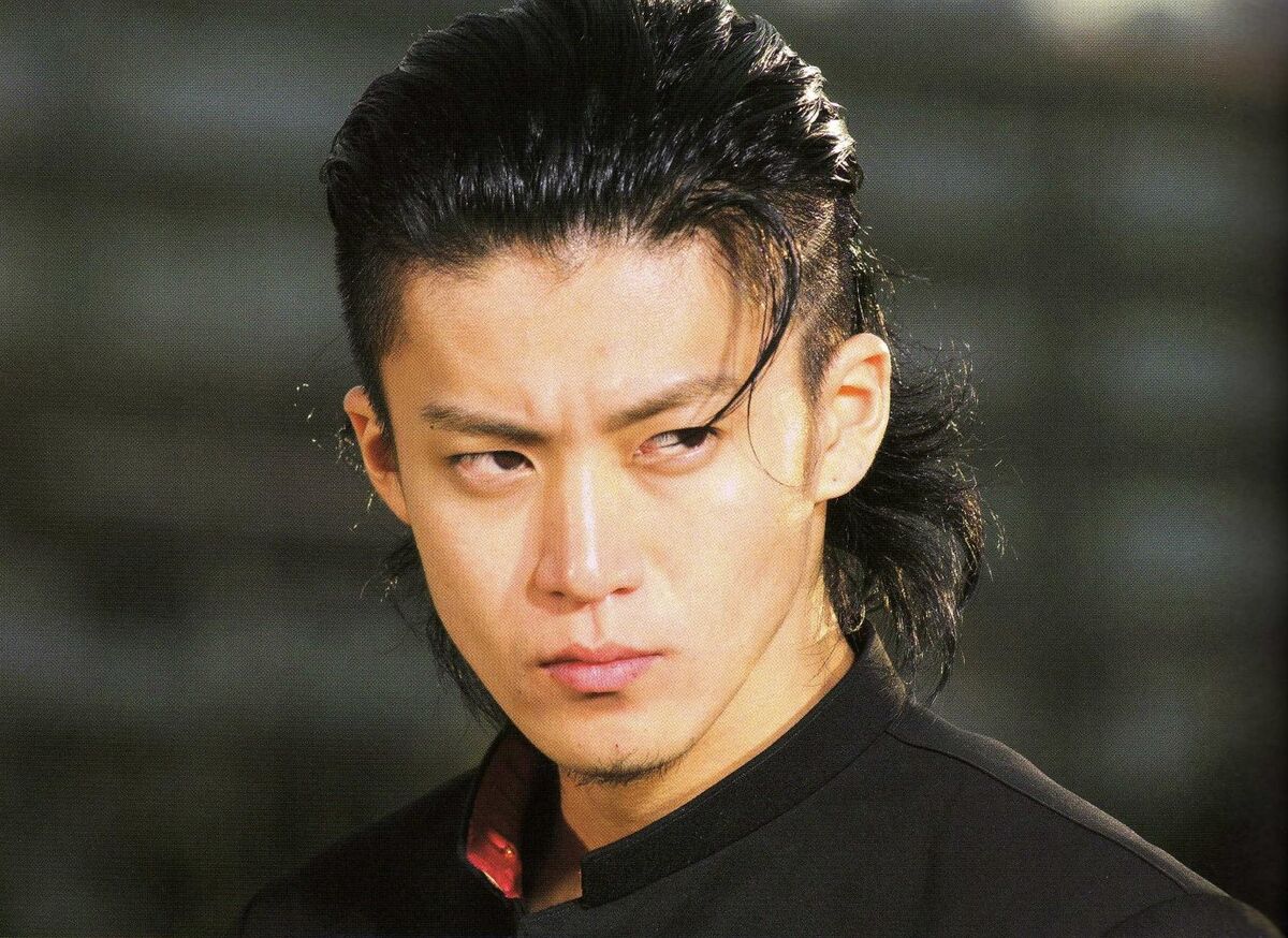 12 Tahun berlalu, ini 10 potret terbaru Shun Oguri 'Genji Crows Zero'