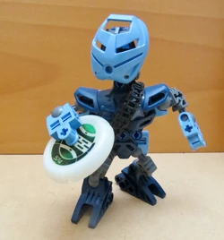 Saran armed with a Kanoka Disk.