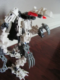 Nacht, an Ice Vandrox capable of speech