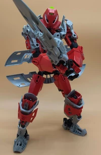 Raeys armed with a claymore and shield.