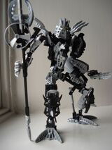 Mersery using the Rhotuka launcher of his Chronal Staff